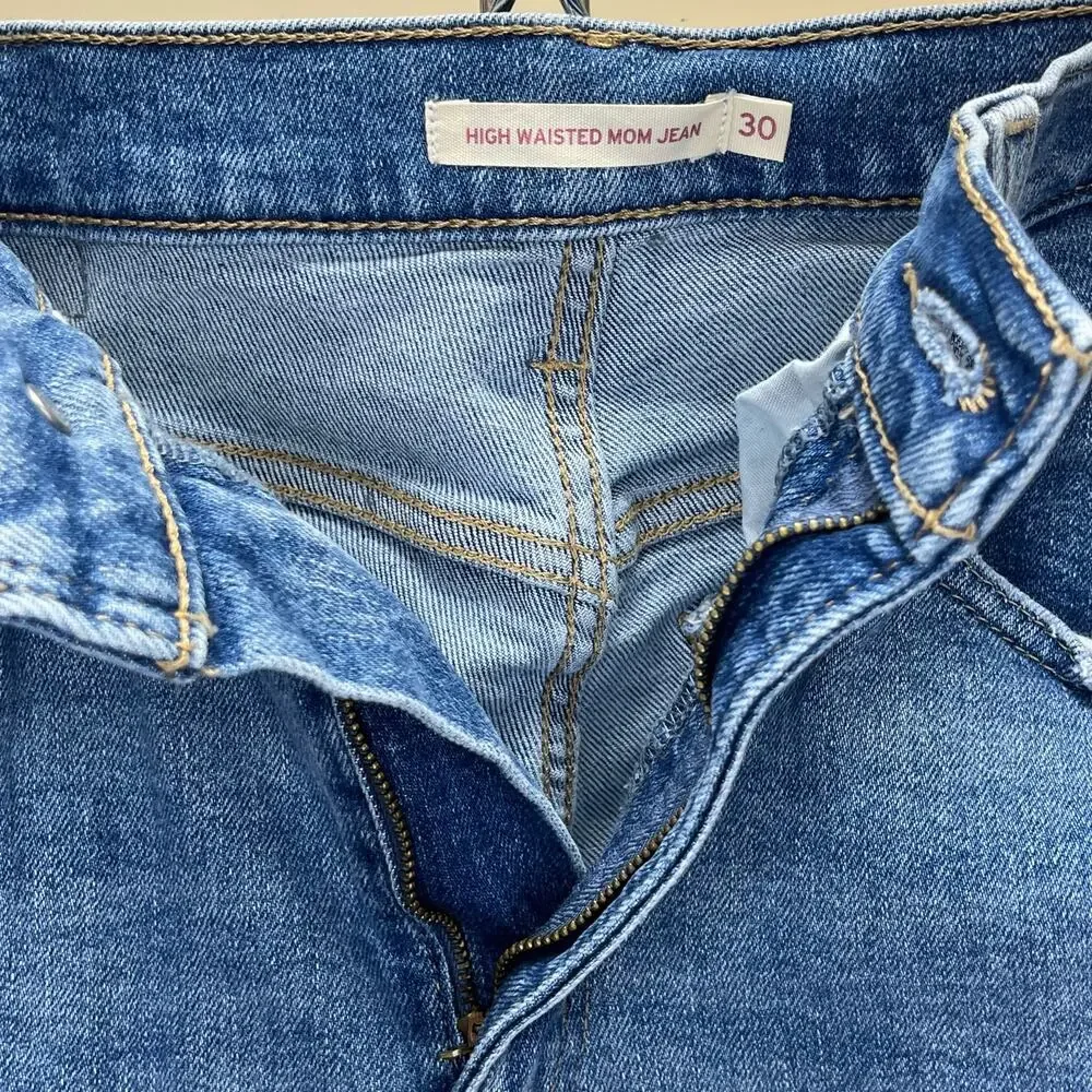 Levis High Waisted Mom Women's Jeans 30 x 27 - Picture 4 of 7